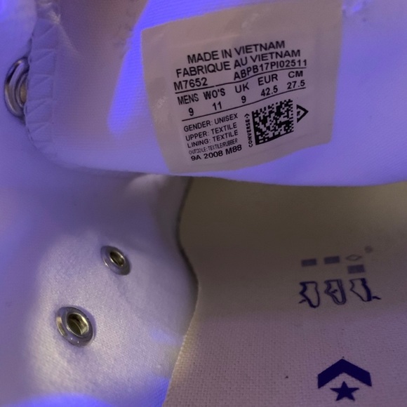 White Converse - Picture 3 of 4